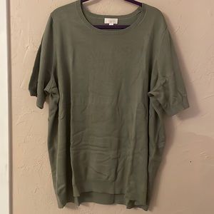 Short sleeve sweater